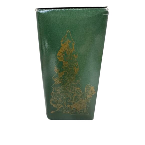 Dept 56 "The Holly and the Ivy" Heritage Village Collection Christmas Figurines - Picture 4 of 8